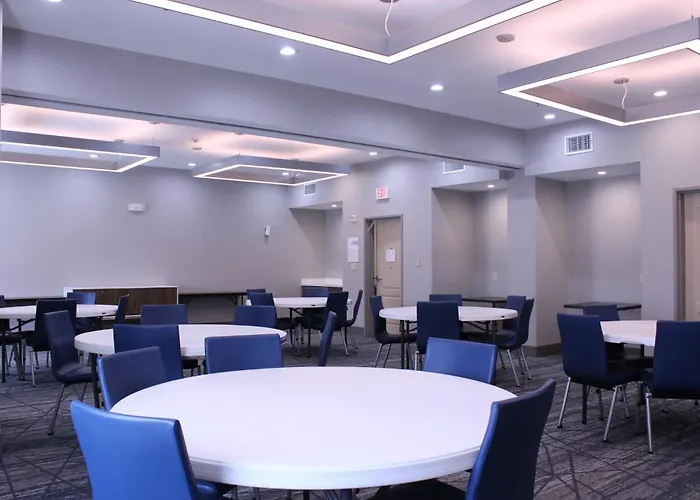 Holiday Inn Express & Suites Cedar Hill By Ihg