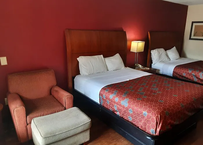 Econo Lodge Inn & Suites Griffin North
