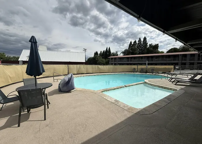 Red Roof Inn Redding
