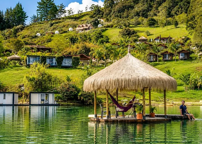 Pietrasanta hotel campestre frente a la represa del Peñol y Guatape