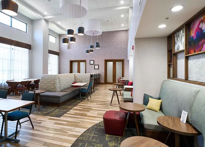 Hampton Inn & Suites