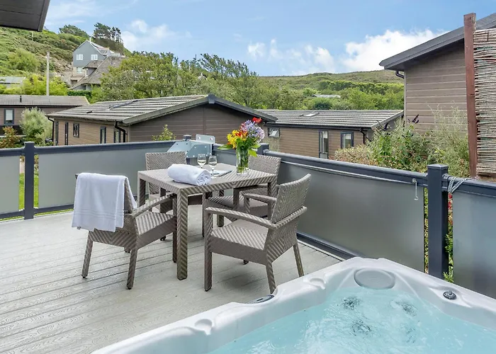 Mullion Cove Coastal Retreat