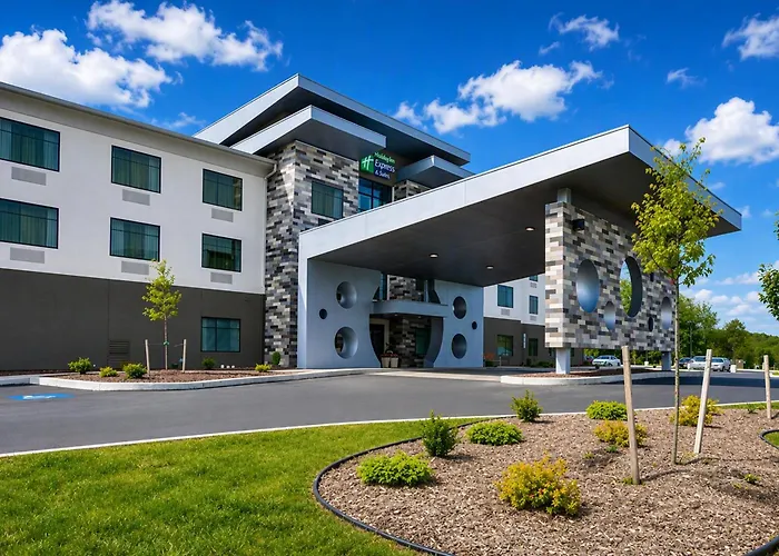Holiday Inn Express & Suites By Ihg