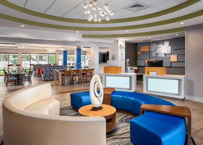Holiday Inn Express & Suites Lakeland South, An Ihg Hotel
