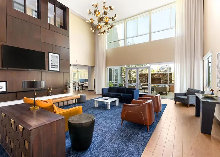 Hampton Inn & Suites Los Angeles -