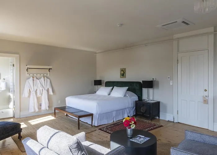 Stewart House Hotel