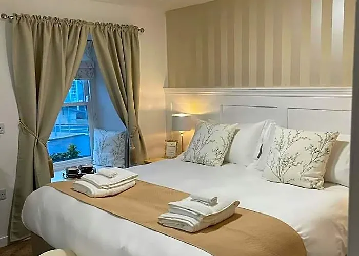 Jt Abergwaun Hotel