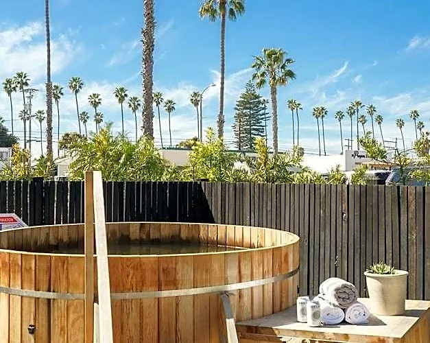 The Green Room Hotel