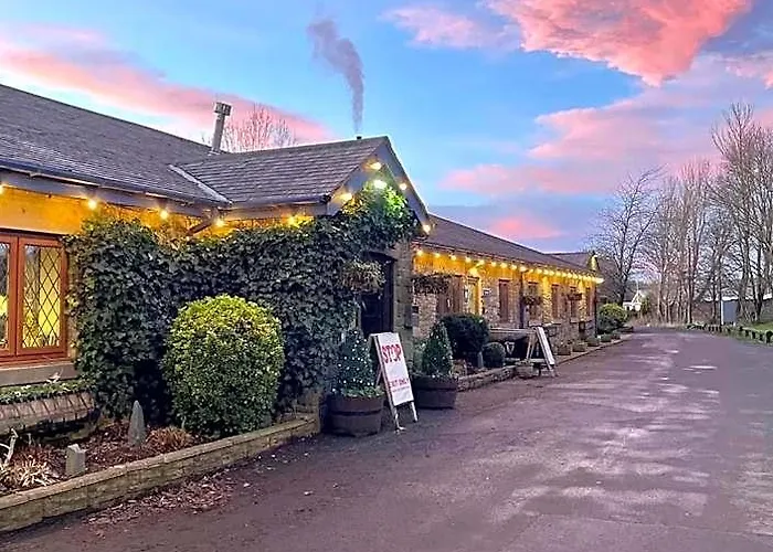 Bowes Incline Hotel