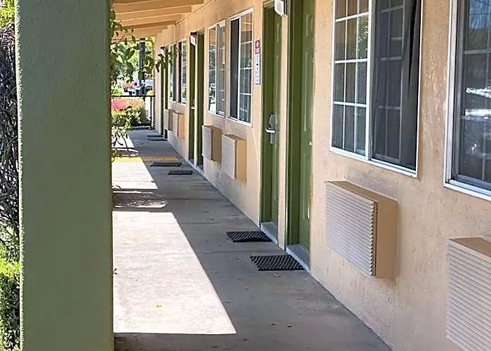 Holiday Motel