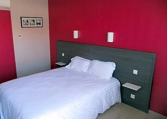 Hotel Cantal Cottages Saint-Georges 