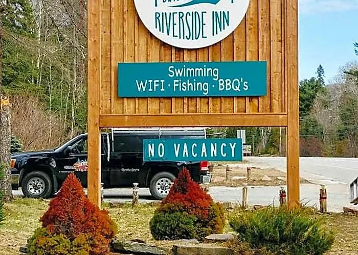 Dwight Riverside Inn