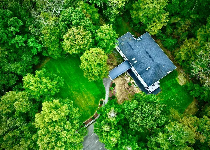 Harlow House