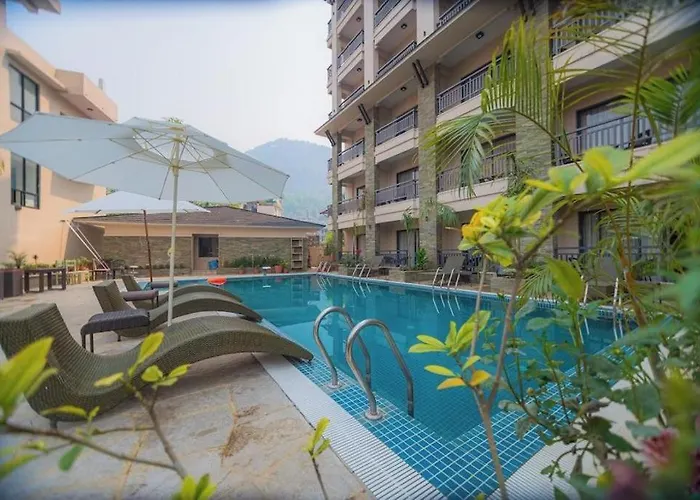 Hotel Pokhara Village & Spa