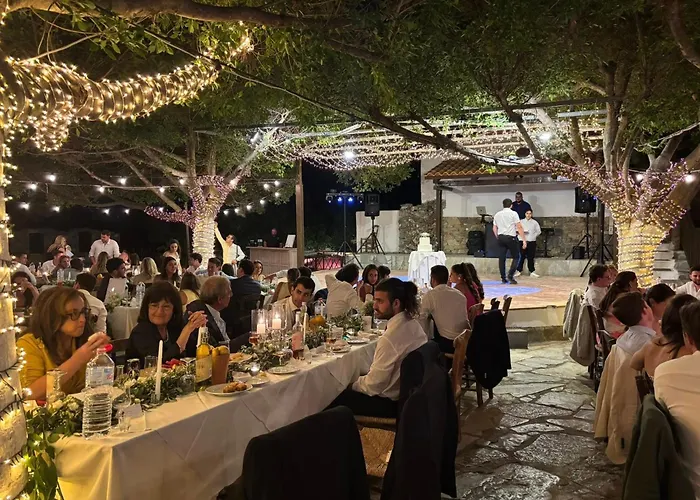 Arolithos Traditional Village Hotel