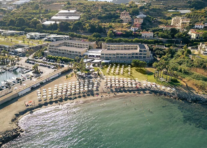 Aregai Marina Hotel & Residence