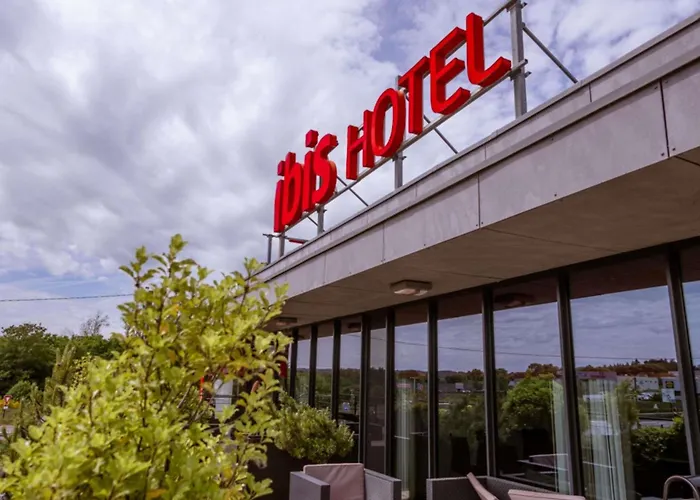 Hotel Ibis Guingamp Coeur De Bretagne