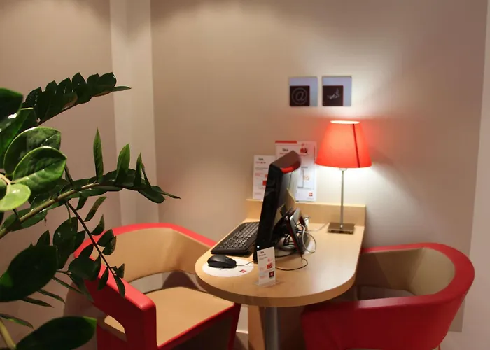 Hotel Ibis Guingamp Coeur De Bretagne