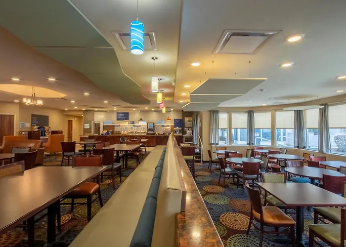 Holiday Inn Express Hotel & Suites Pittsburgh Airport By Ihg