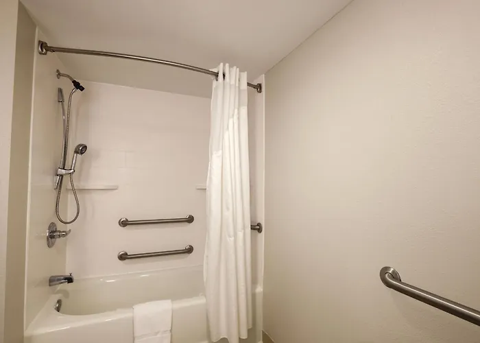 Holiday Inn Express Hotel & Suites Wake Forest - Raleigh North By Ihg