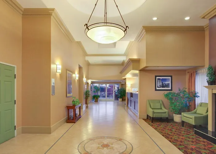 Holiday Inn Express Oakdale By Ihg