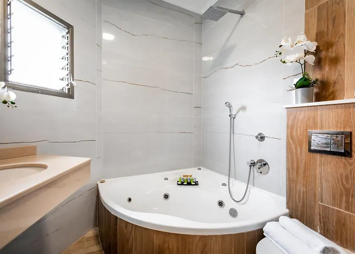 Aviv Holiday Flat