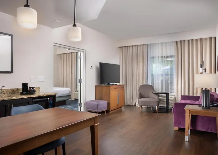 Hampton Inn And Suites Asheville Airport