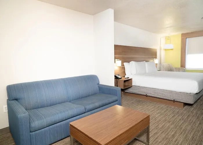 Holiday Inn Express & Suites Hesperia By Ihg