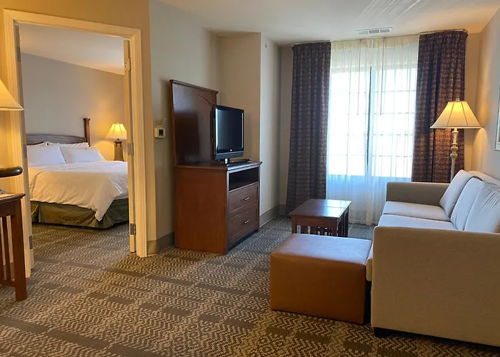 Staybridge Suites Milwaukee West-Oconomowoc By Ihg