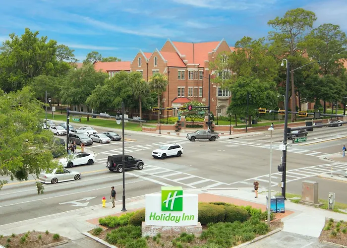 Holiday Inn -University Center By Ihg