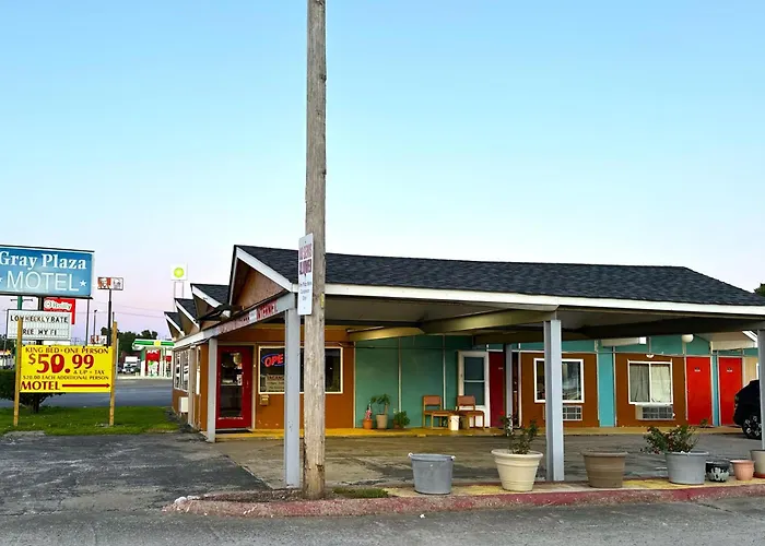 Gray Plaza Motel