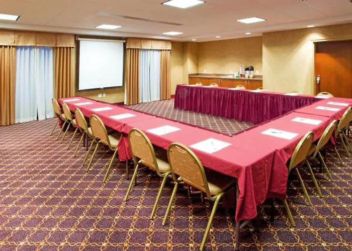 Holiday Inn Express & Suites Hagerstown By Ihg