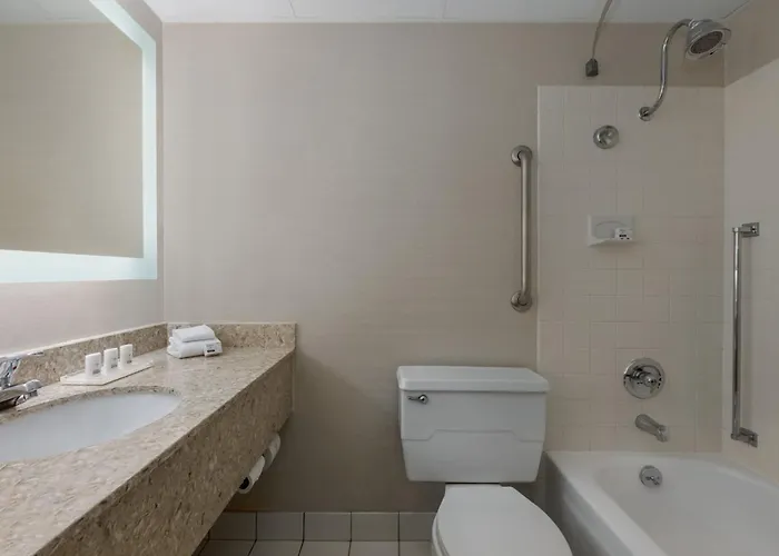Holiday Inn -Airport Conf Center By Ihg