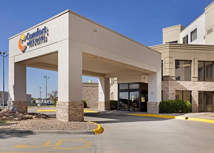 Comfort Inn & Suites Wichita Northeast