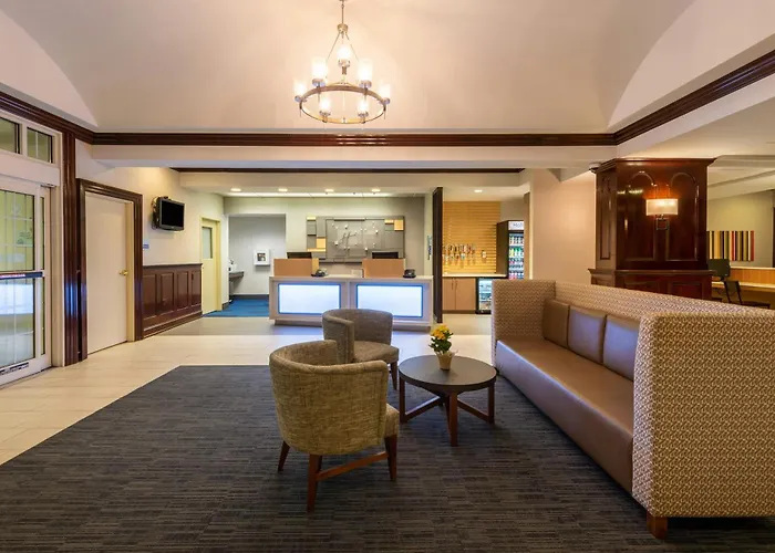 Holiday Inn Express State College At Williamsburg Square By Ihg