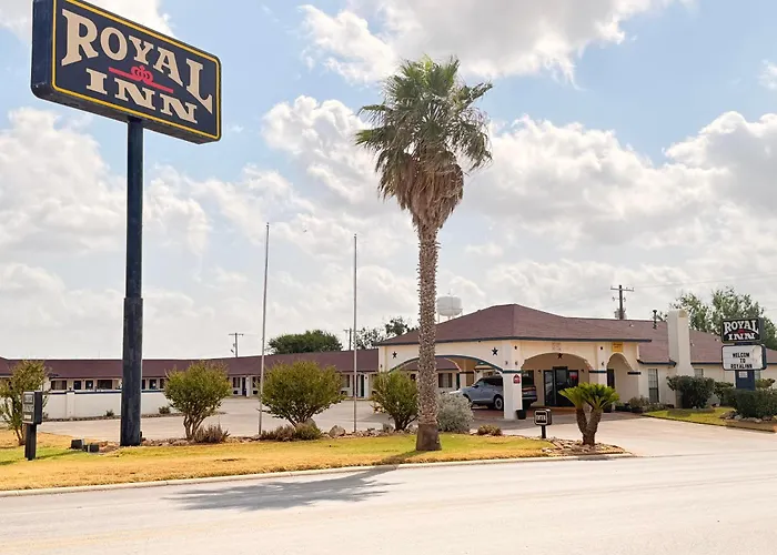 Royal Inn Pearsall