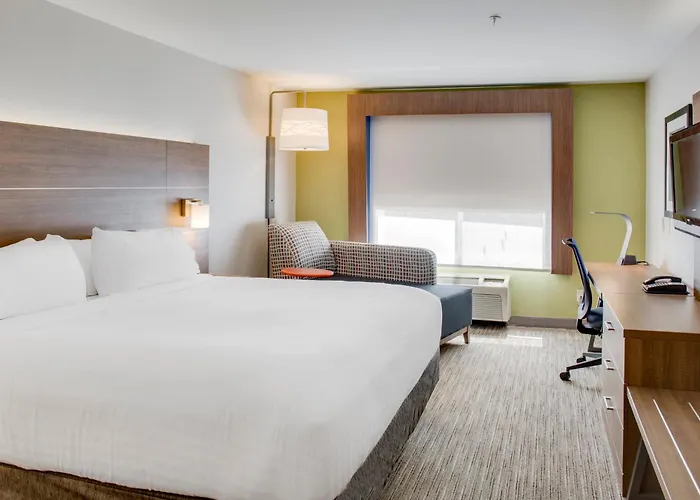 Holiday Inn Express & Suites Chickasha By Ihg