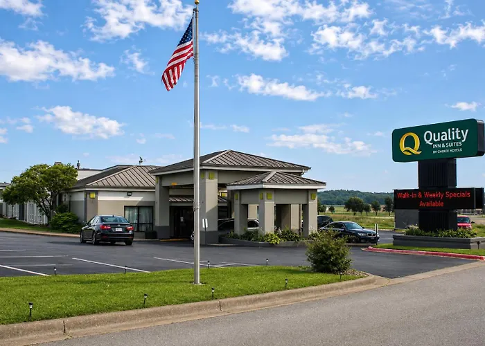 Quality Inn & Suites Moline - Quad Cities