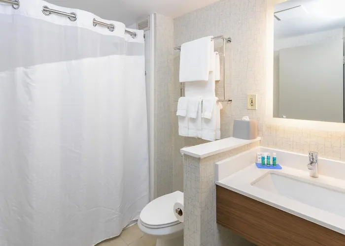 Holiday Inn Express Southington By Ihg