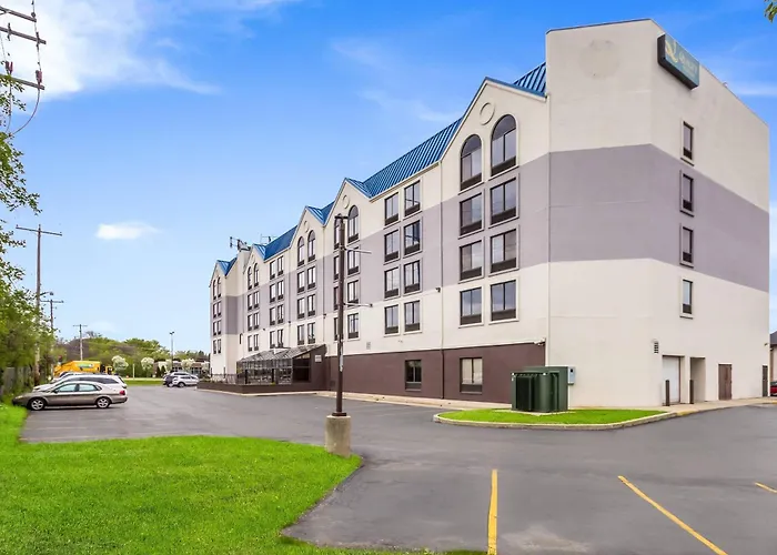 Quality Suites Milwaukee Airport