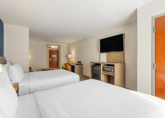 Comfort Suites Columbia Northeast - Fort Jackson