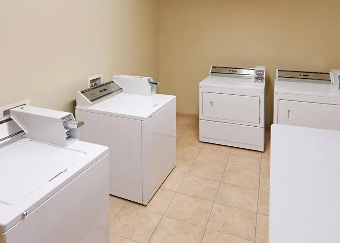 Holiday Inn Express & Suites By Ihg