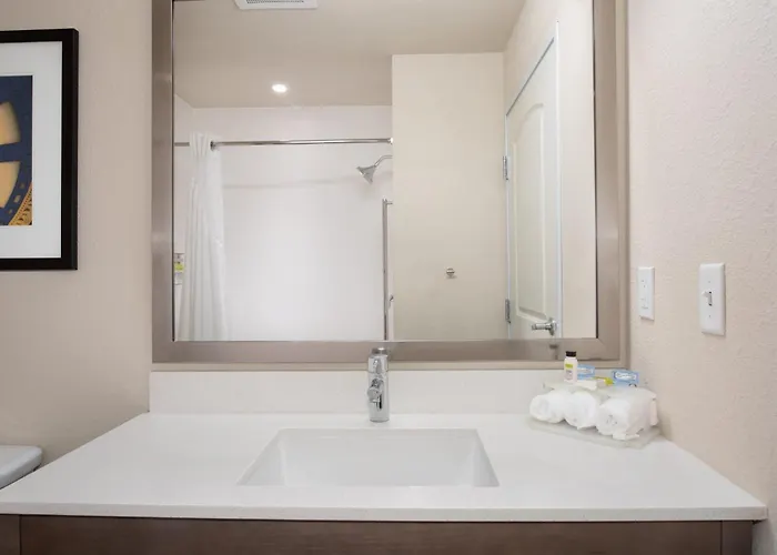 Holiday Inn Express & Suites By Ihg