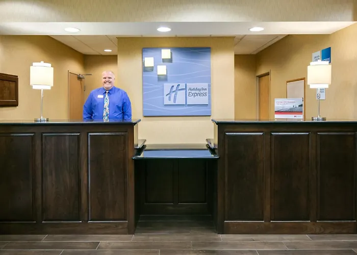 Holiday Inn Express & Suites Clinton By Ihg