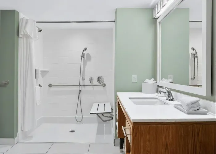 Home2 Suites By Hilton Milwaukee Airport