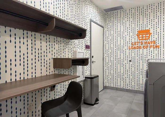Home2 Suites By Hilton Airport