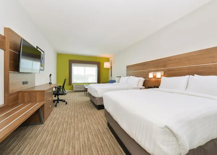 Holiday Inn Express & Suites - By Ihg
