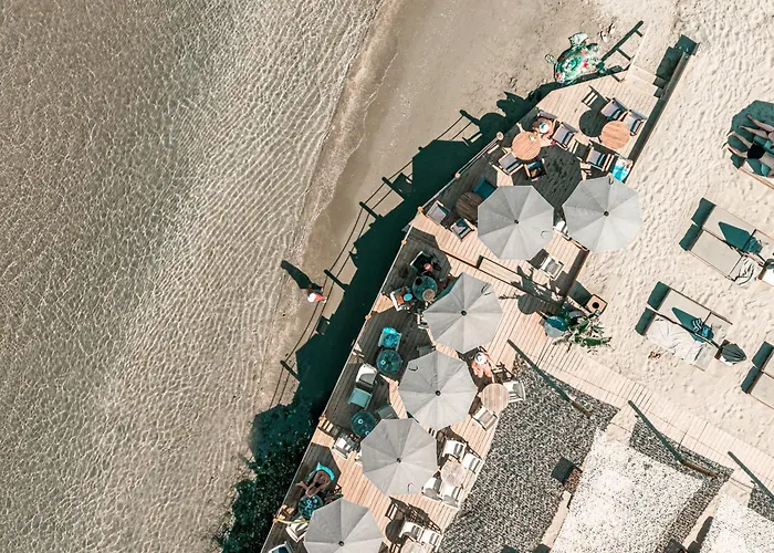 Yacht Hotel