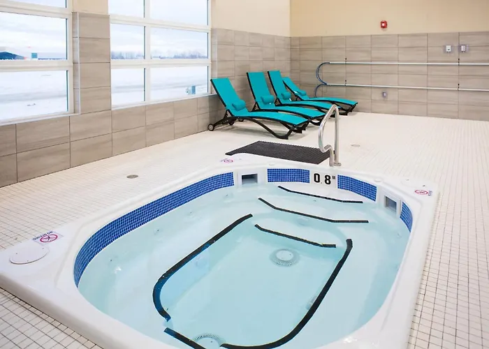 Holiday Inn Express & Suites - South By Ihg