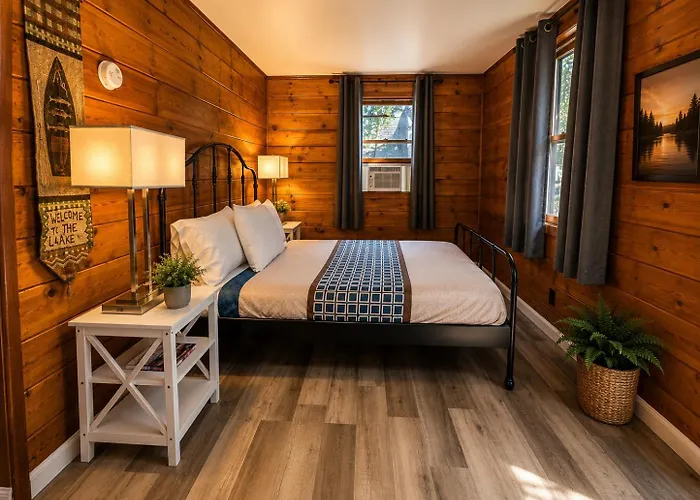 Crest Lodge Historic Mountain